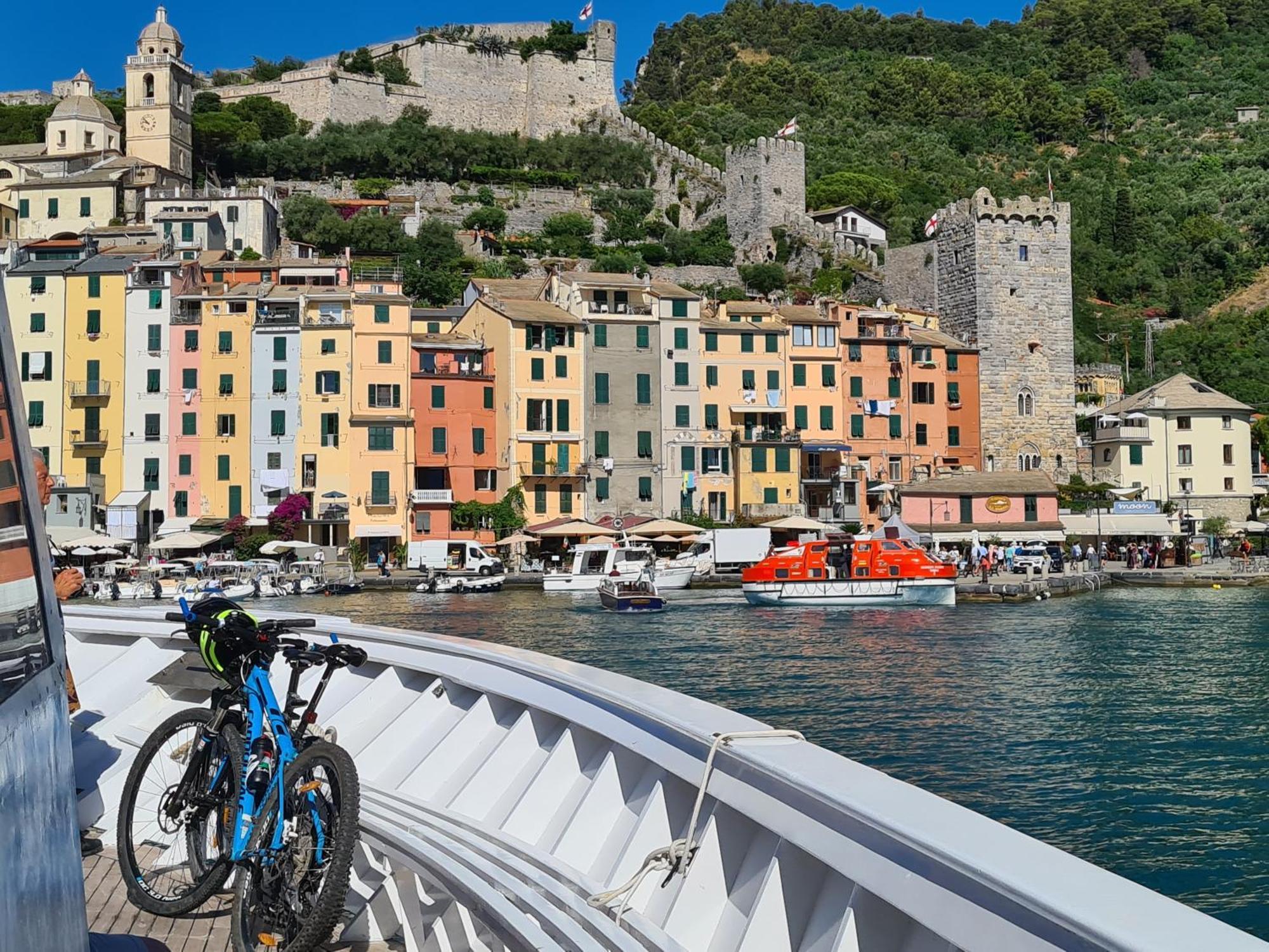 Vicolo Apartment, Pedestrian Centre, 2Bdr, 2,5 Bth, Aircondo, Private Parking, Easy To Train And Ferries, City Life La Spezia Bagian luar foto