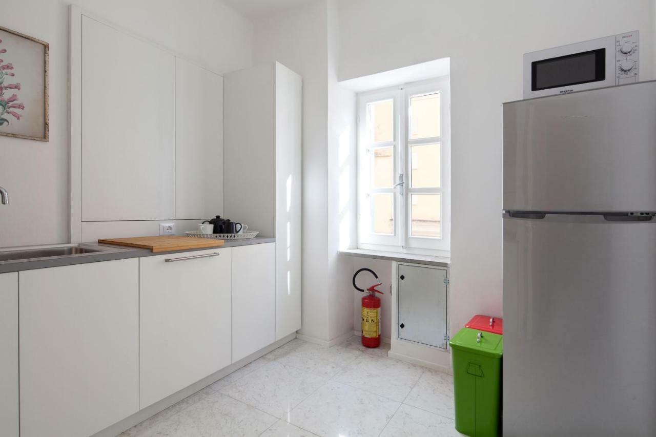 Vicolo Apartment, Pedestrian Centre, 2Bdr, 2,5 Bth, Aircondo, Private Parking, Easy To Train And Ferries, City Life La Spezia Bagian luar foto
