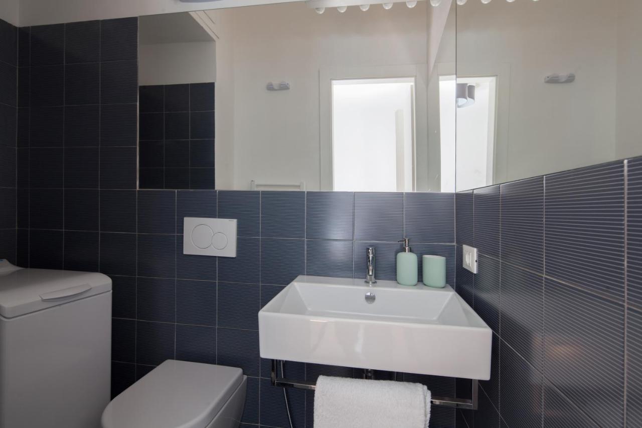 Vicolo Apartment, Pedestrian Centre, 2Bdr, 2,5 Bth, Aircondo, Private Parking, Easy To Train And Ferries, City Life La Spezia Bagian luar foto
